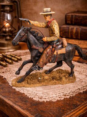 NEW Young’s Unique Gifts Cowboy Statue w Gun Horse Western Resin Figurine 47184